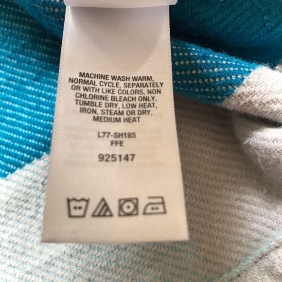 Cabelas Blue Plaid Jacket w Pockets Size Small - Picture 7 of 8